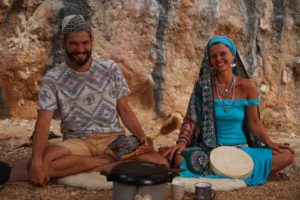 Harmonizující pobyt na Hvaru Kundalini joga meditace zpěv tanec